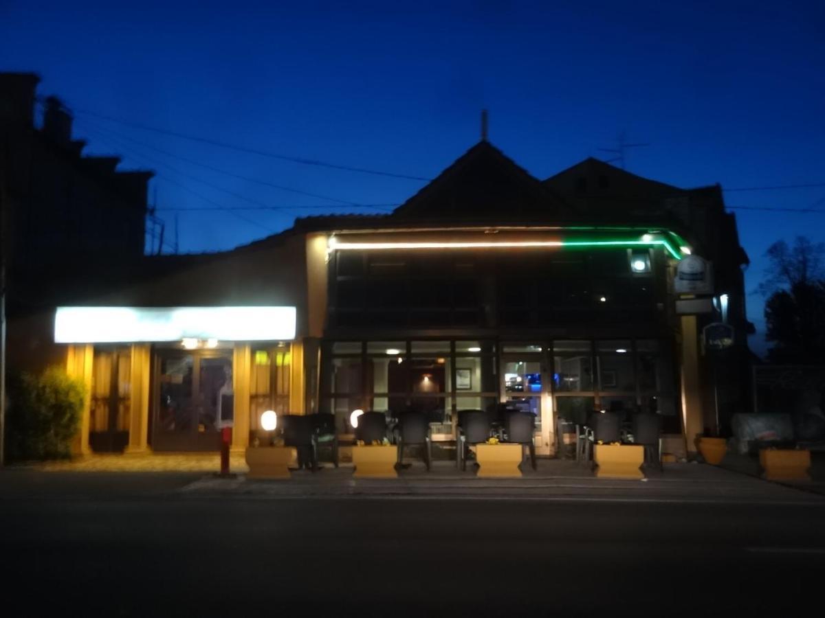 Motel Zoka Dvorovi Exterior photo